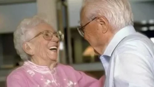 memory-care-senior-couple